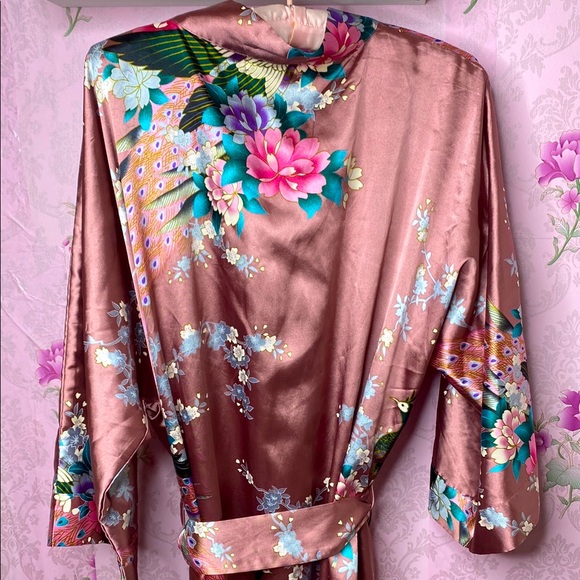 Luxurious Floral Satin Robe - Picture 9 of 11